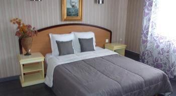 Aladin Niort Hotel Saint-Remy  Extérieur photo