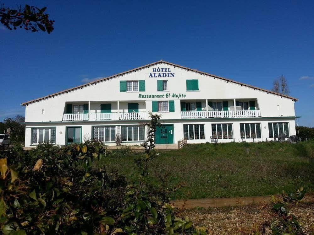 Aladin Niort Hotel Saint-Remy  Extérieur photo