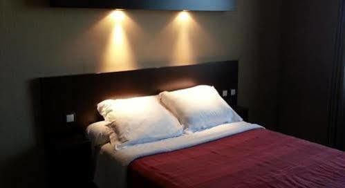 Aladin Niort Hotel Saint-Remy  Extérieur photo